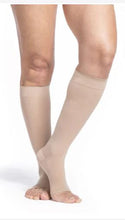 Load image into Gallery viewer, SIGVARIS Compression Socks EVERSHEER (20-30 mmHg)- (Woman's)